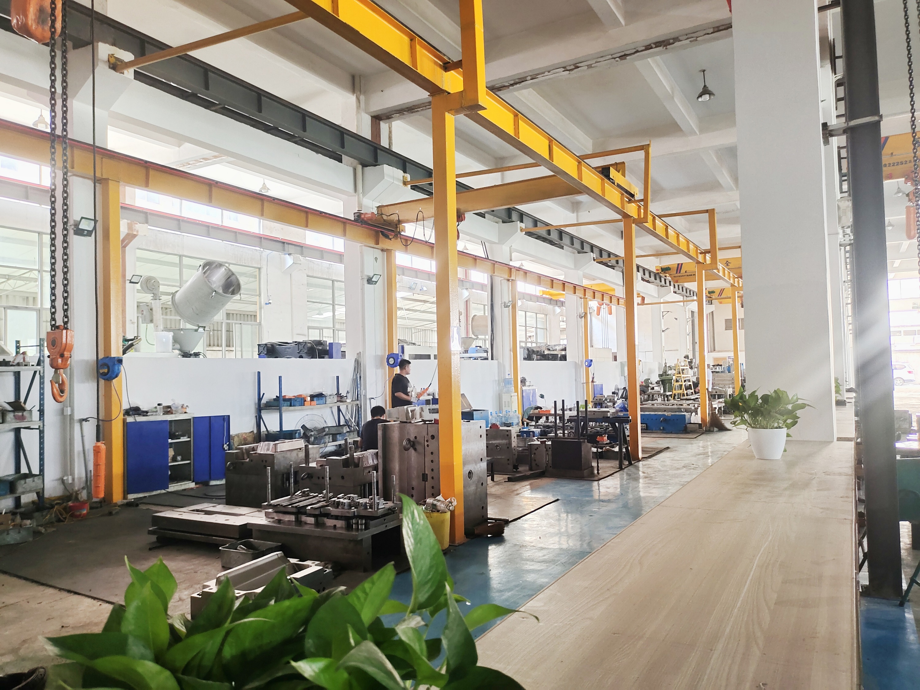 Eight categories of injection molds